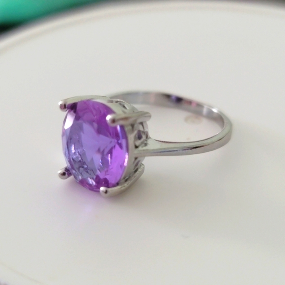 Naturally Color Changing Alexandrite Ring - Picture 6 of 10